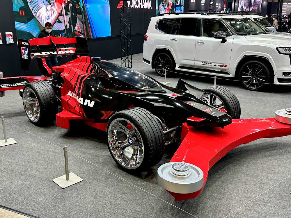 ミニ四駆　ADVAN　エアロアバンテリミテッド 新品　4台セット未組立 ミニ四駆】ADVANエアロアバンテリミテッド ARシャーシを組み立て