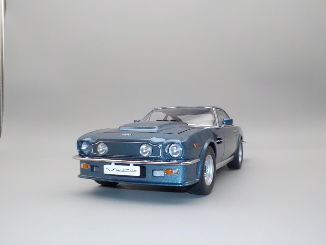 自動車 Autoart Asotn Martin Vantage