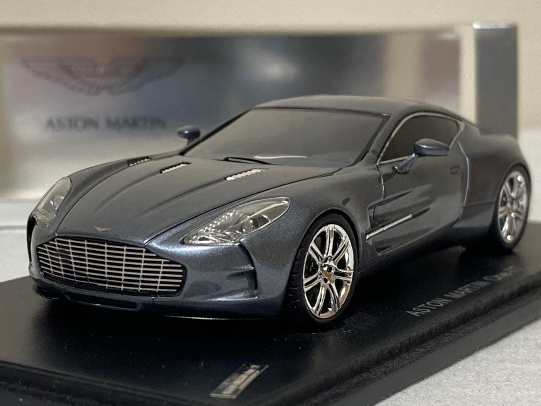 アストンマーティン one-77 スパーク製　1/43