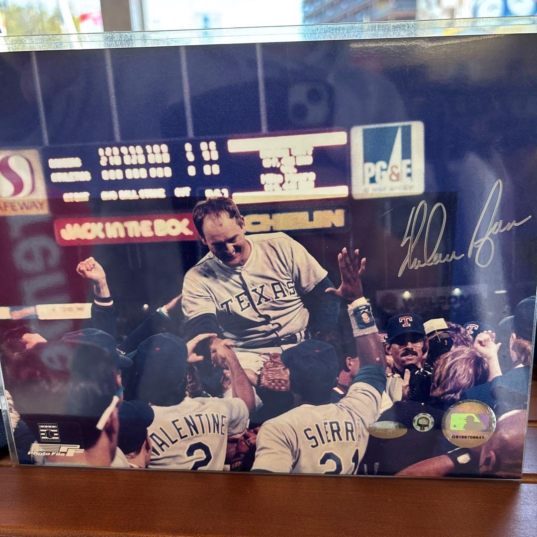 MLBノーラン・ライアン選手サイン入り写真