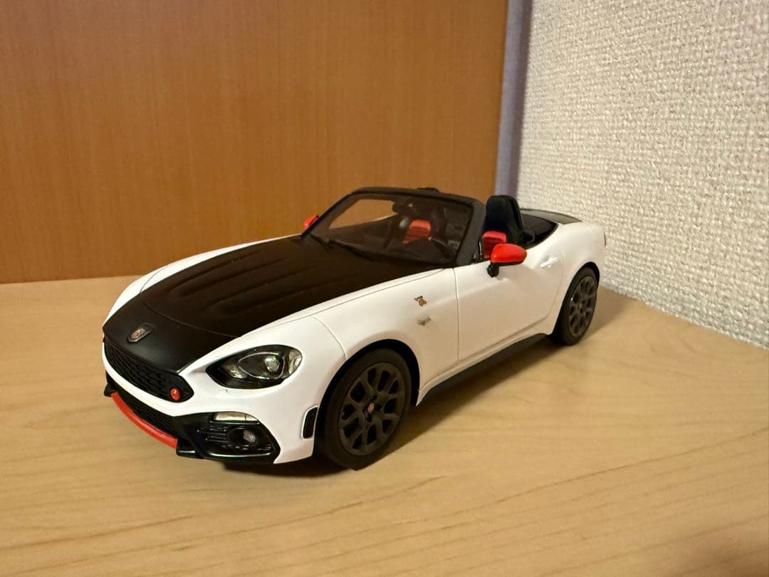 Top speed フィアット 124 スパイダー 1/18 日本未販売