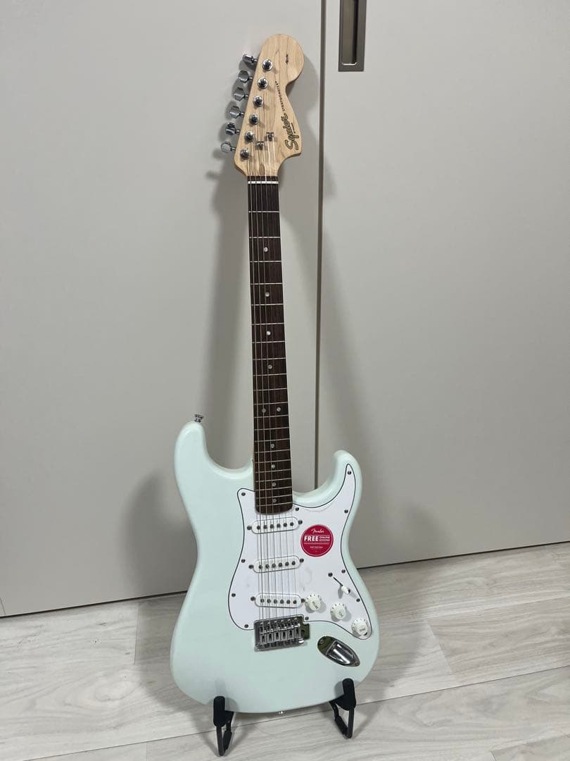 Squier アフィニティ シリーズ ストラトキャスター　　ソニックブルー