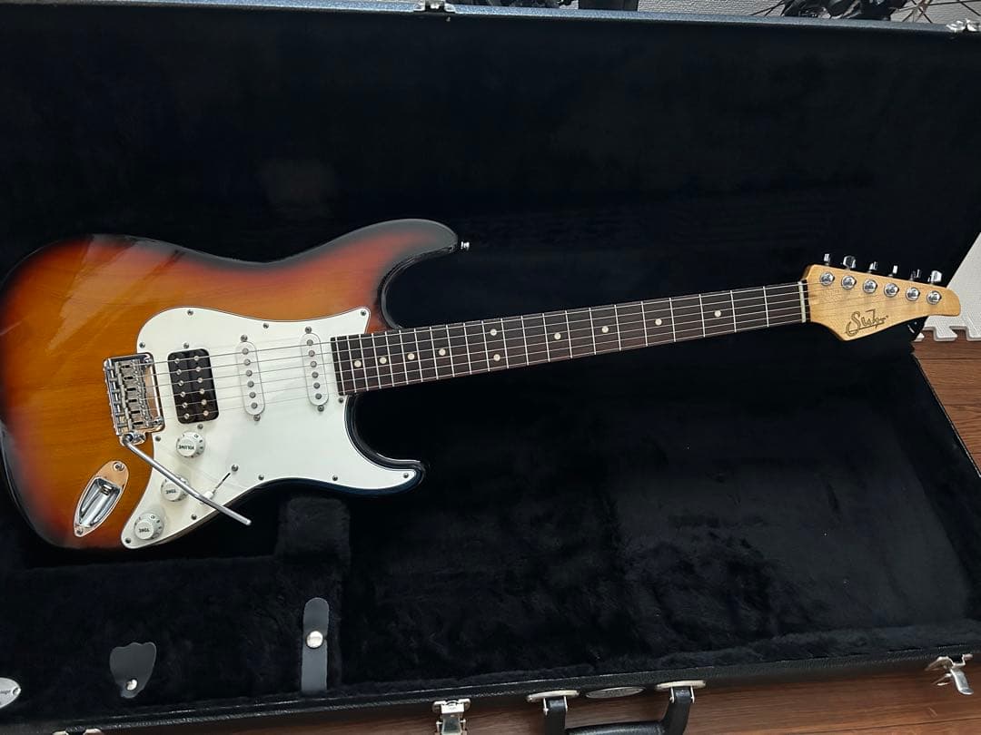 美品　Suhr Classic S Antique HSS 3TS