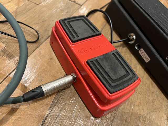 ギター MOOER PITCH STEP Amazon.com: MOOER Pitch Step Pitch Shifting and Harmony